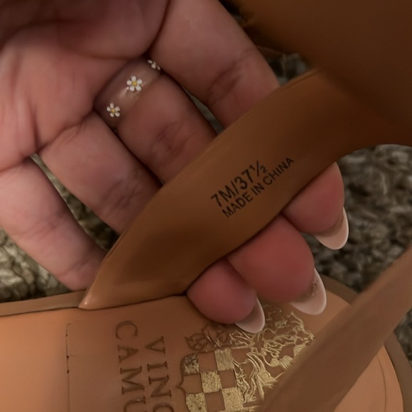 Vince Camuto Sandals 🩷 - Picture 9 of 9